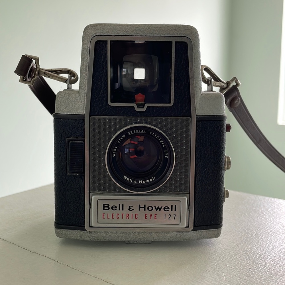 Vintage Bell & Howell Electric Eye 127 Camera